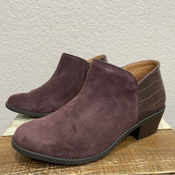 Vionic Marissa Suede Chocolate Ankle Booties Size 7 - Picture 4 of 8